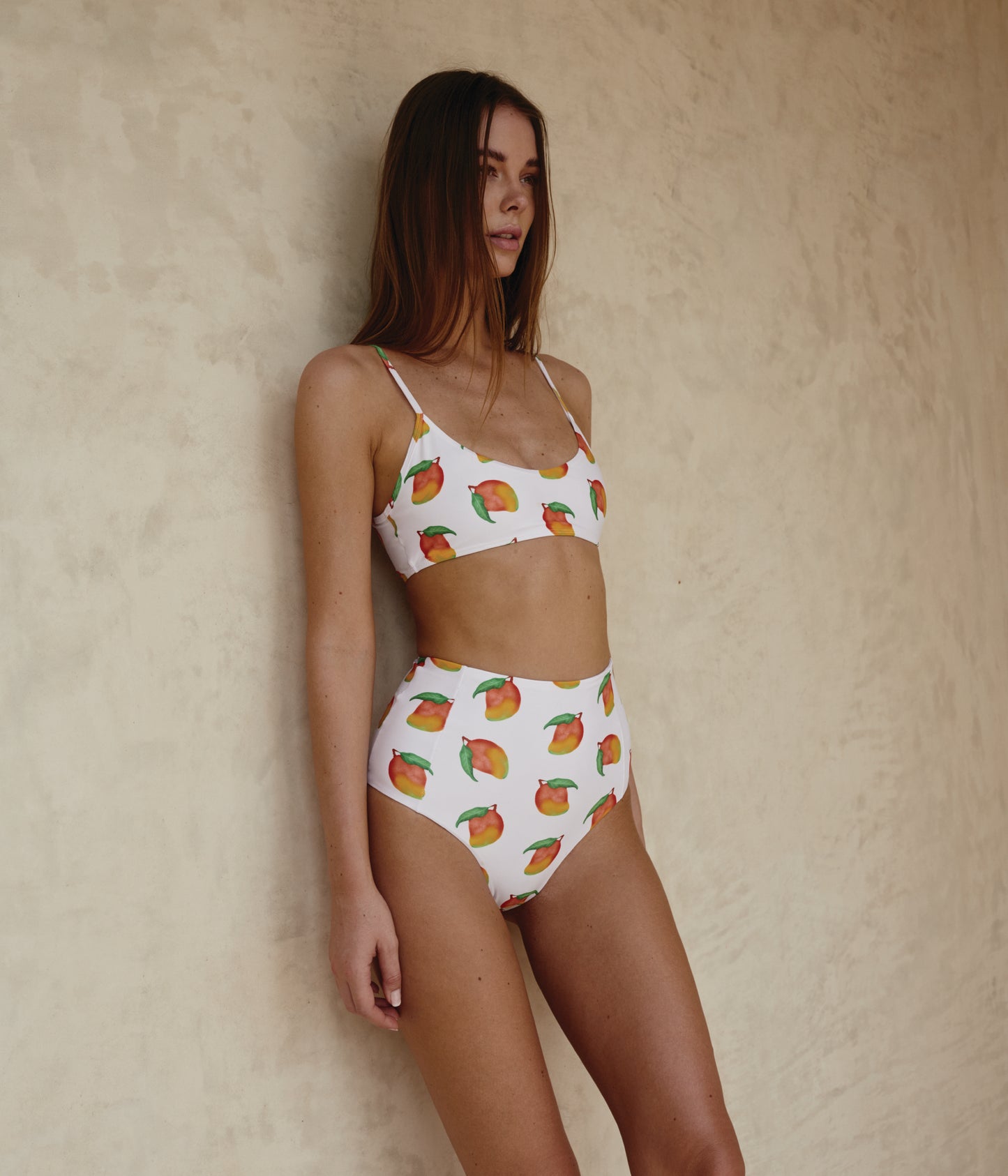 Cargar imagen en el visor de la galería, Verdelimon - Bikini Top - Sol - Printed - White Mangos - 1
